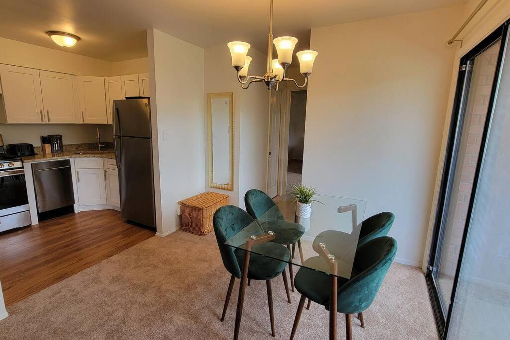 Apartment, One Bedroom アーリントン エクステリア 写真